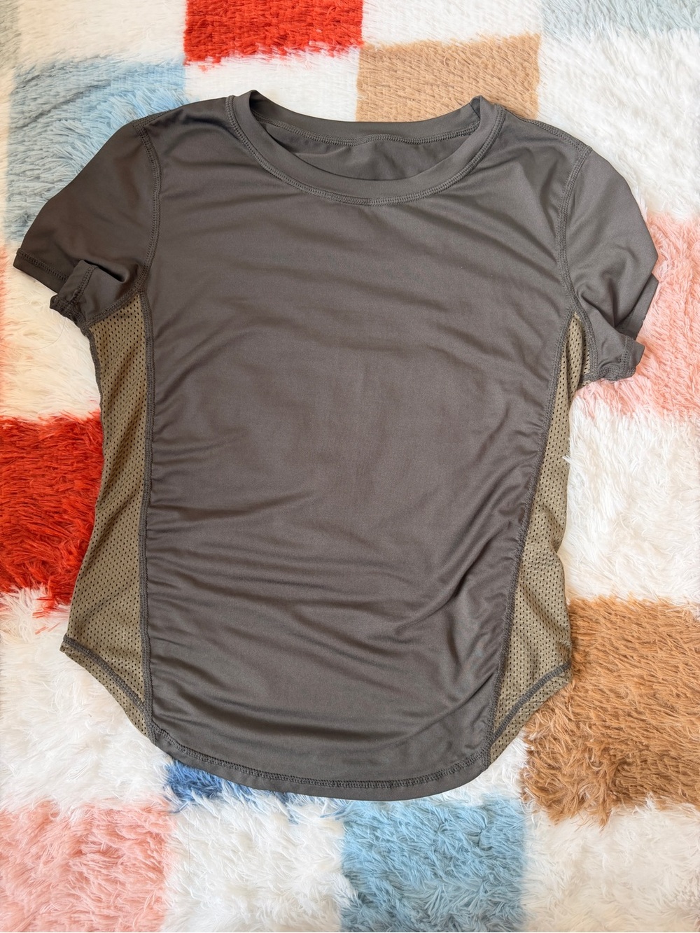 Women’s Short-Sleeve Performance Top in Charcoal